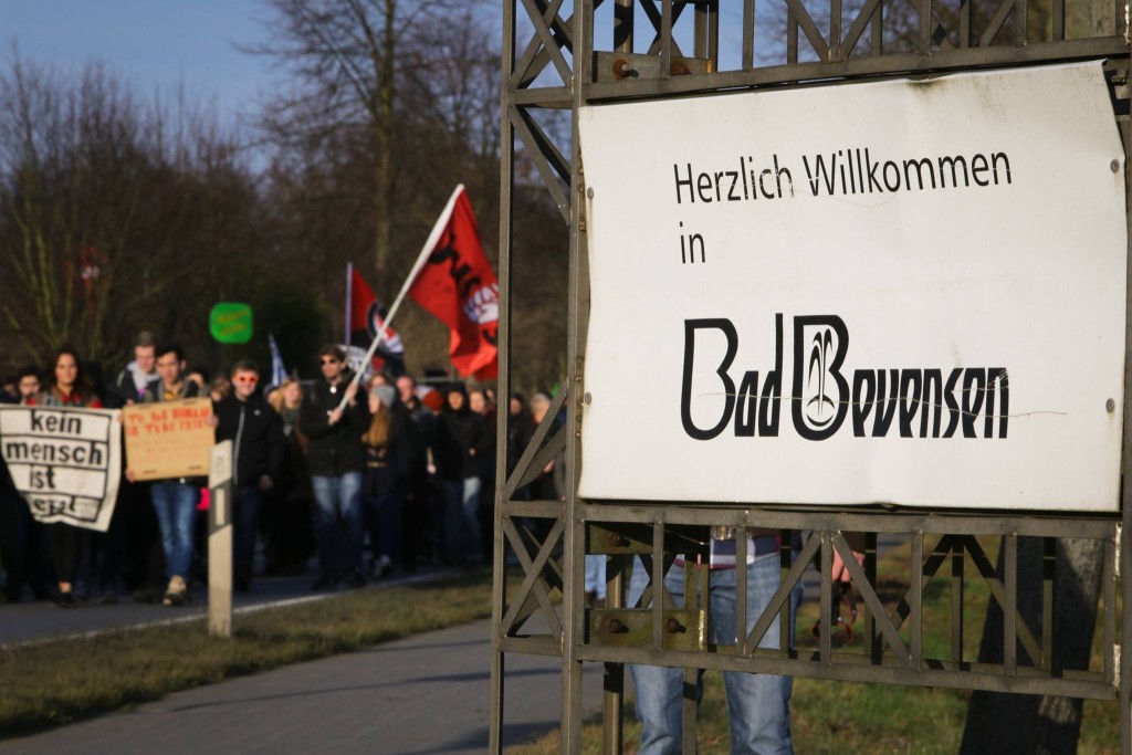 19.12.2015 Bad Bevensen: Demonstration "Rassismus bekämpfen – Refugees welcome!"